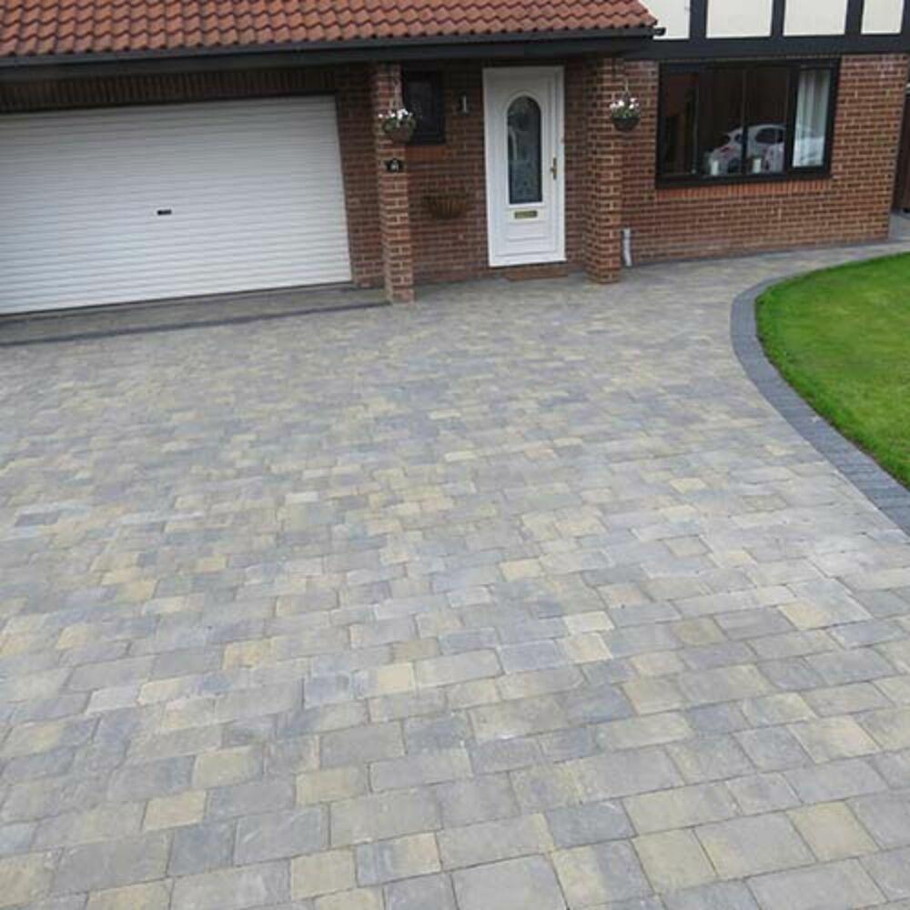 LAYER 50MM STONE BEAMISH COBBLE BLOCK PAVING ARMSTRONG (0.63M2 PER LAYER) Image 1